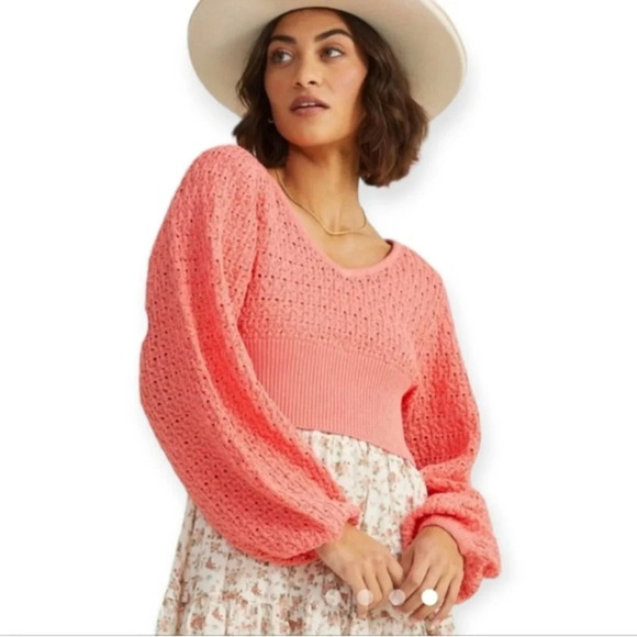 NWT Altar’d State size Small Coral Open Knit Crochet Cropped Sweater V Neck New - Picture 1 of 6